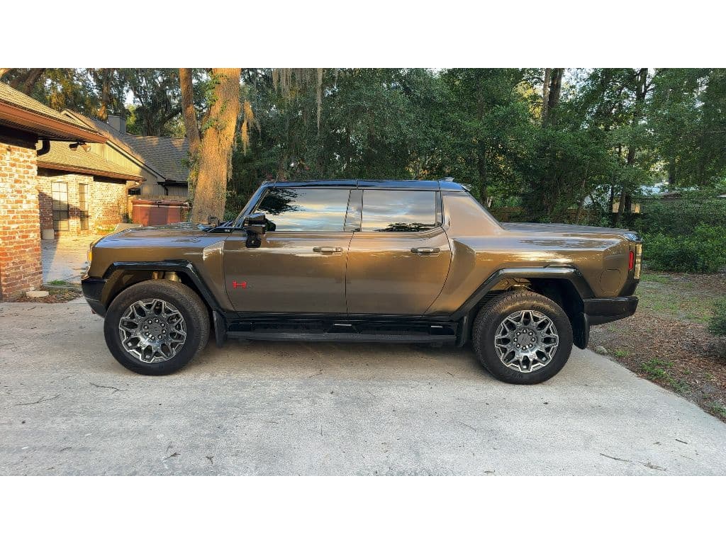 2024 GMC Hummer EV Pickup view 2