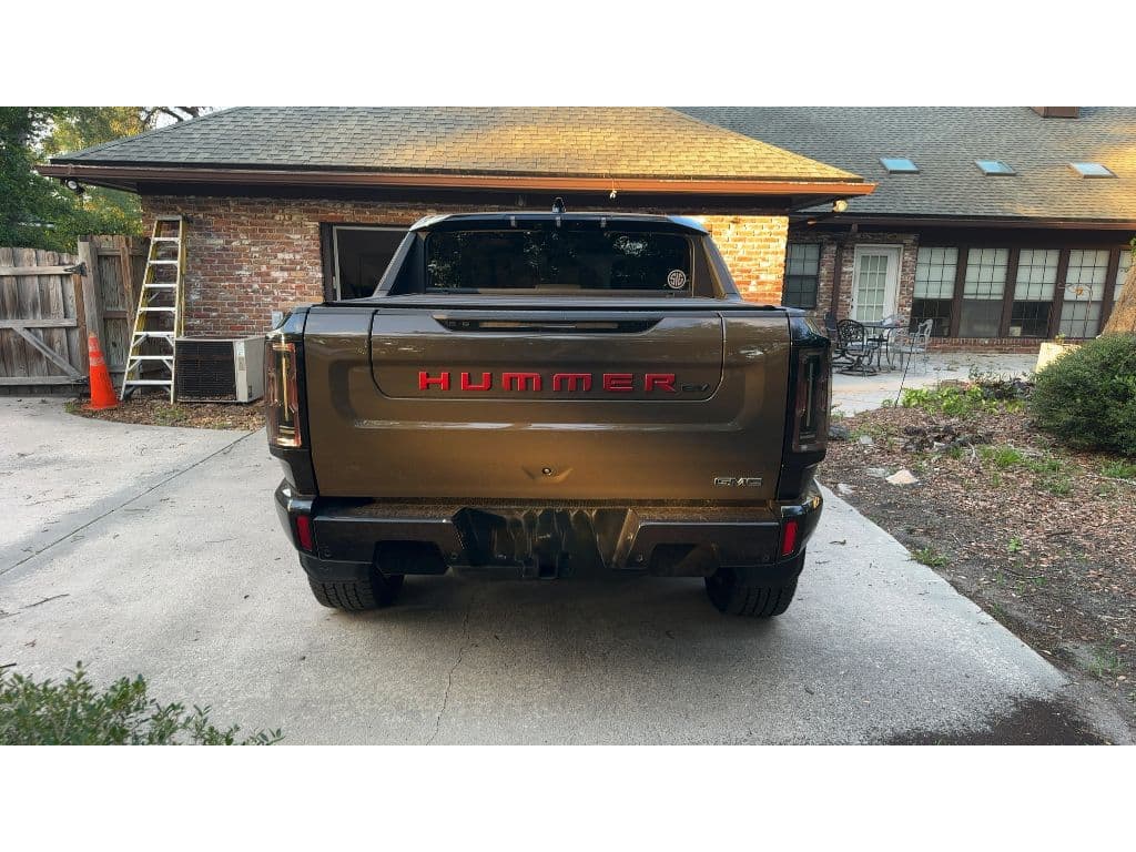 2024 GMC Hummer EV Pickup view 4