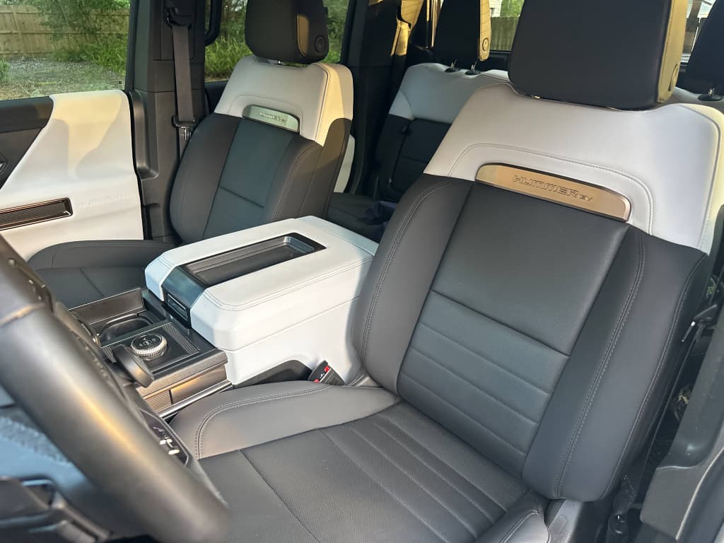 2024 GMC Hummer EV Pickup view 6