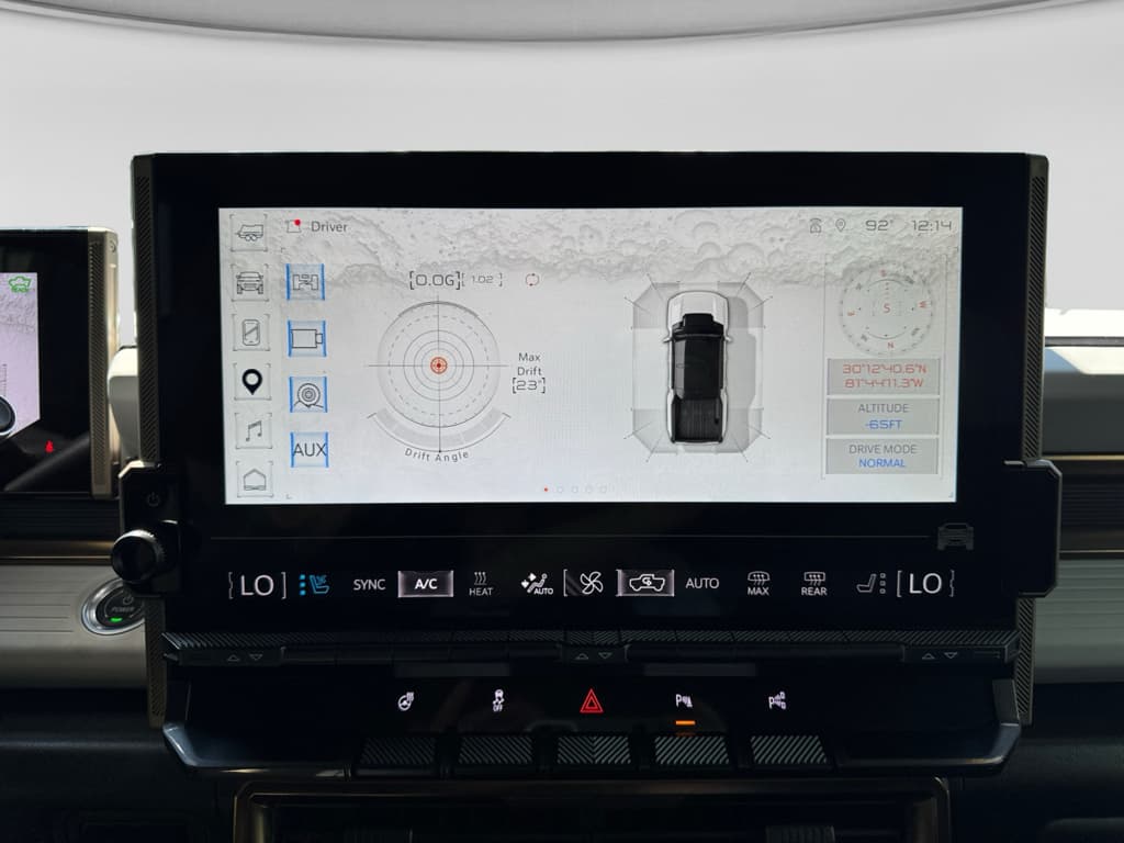 2024 GMC Hummer EV Pickup view 12
