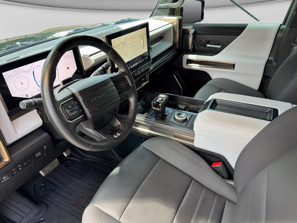 2024 GMC Hummer EV Pickup view 18