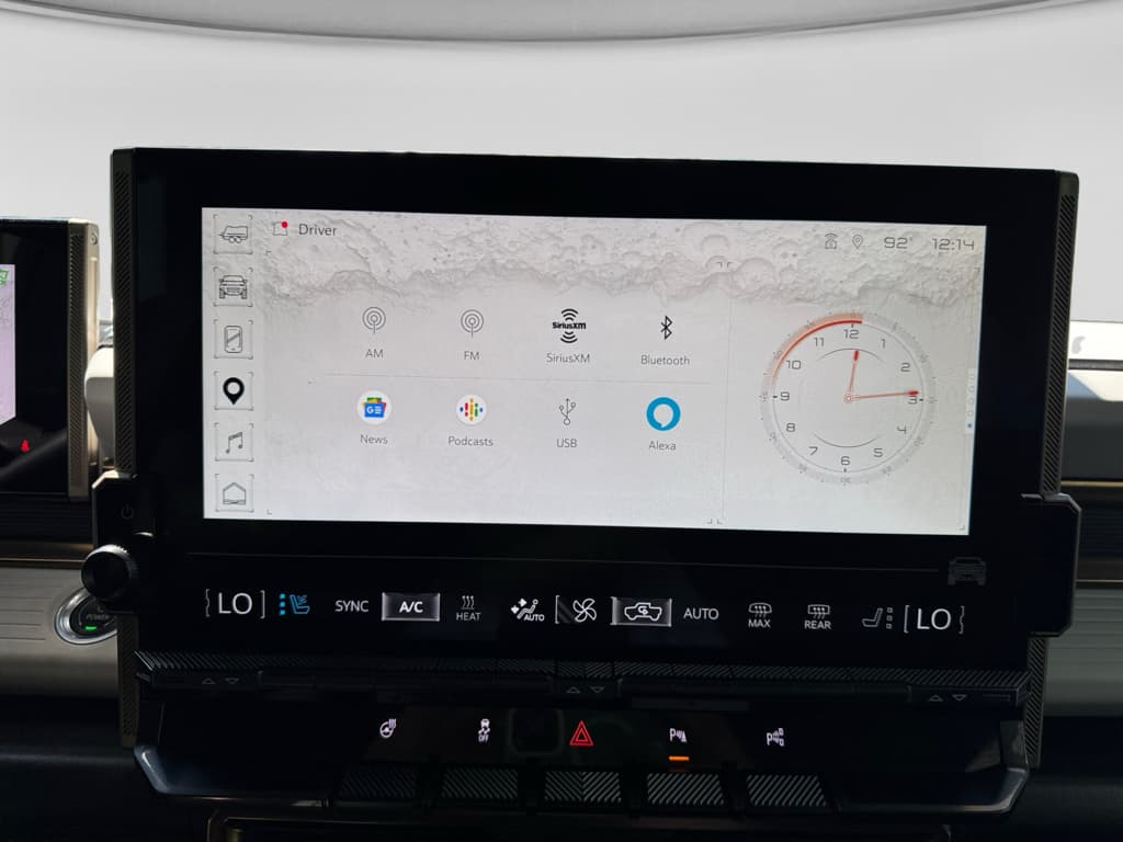 2024 GMC Hummer EV Pickup view 11