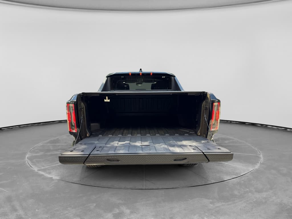 2024 GMC Hummer EV Pickup view 26