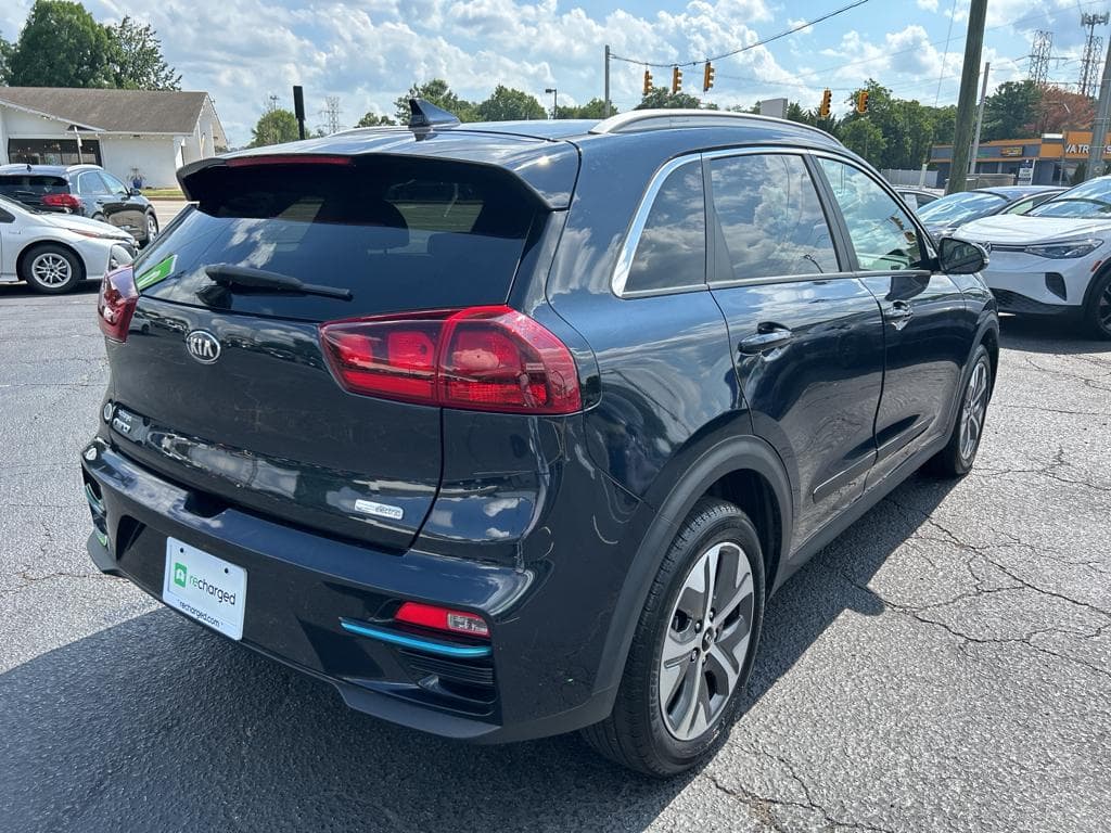 2021 Kia Niro EV view 3