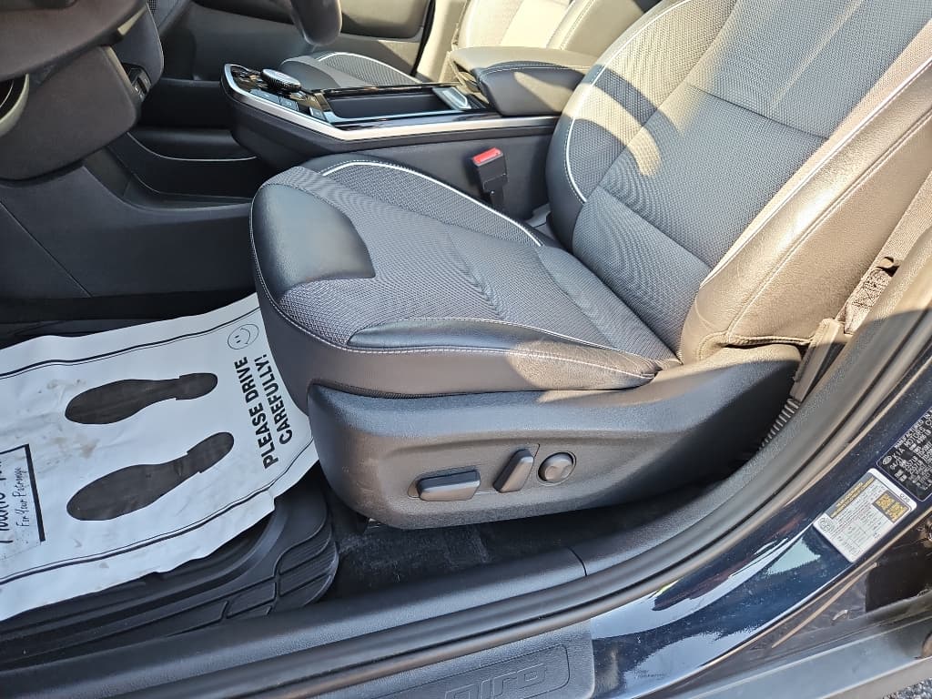2021 Kia Niro EV view 7