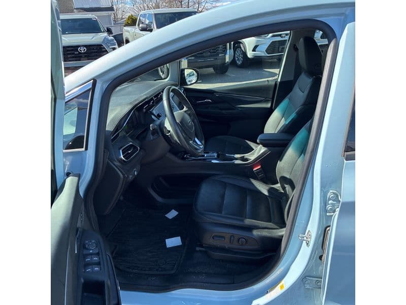 2023 Chevrolet Bolt EV view 5