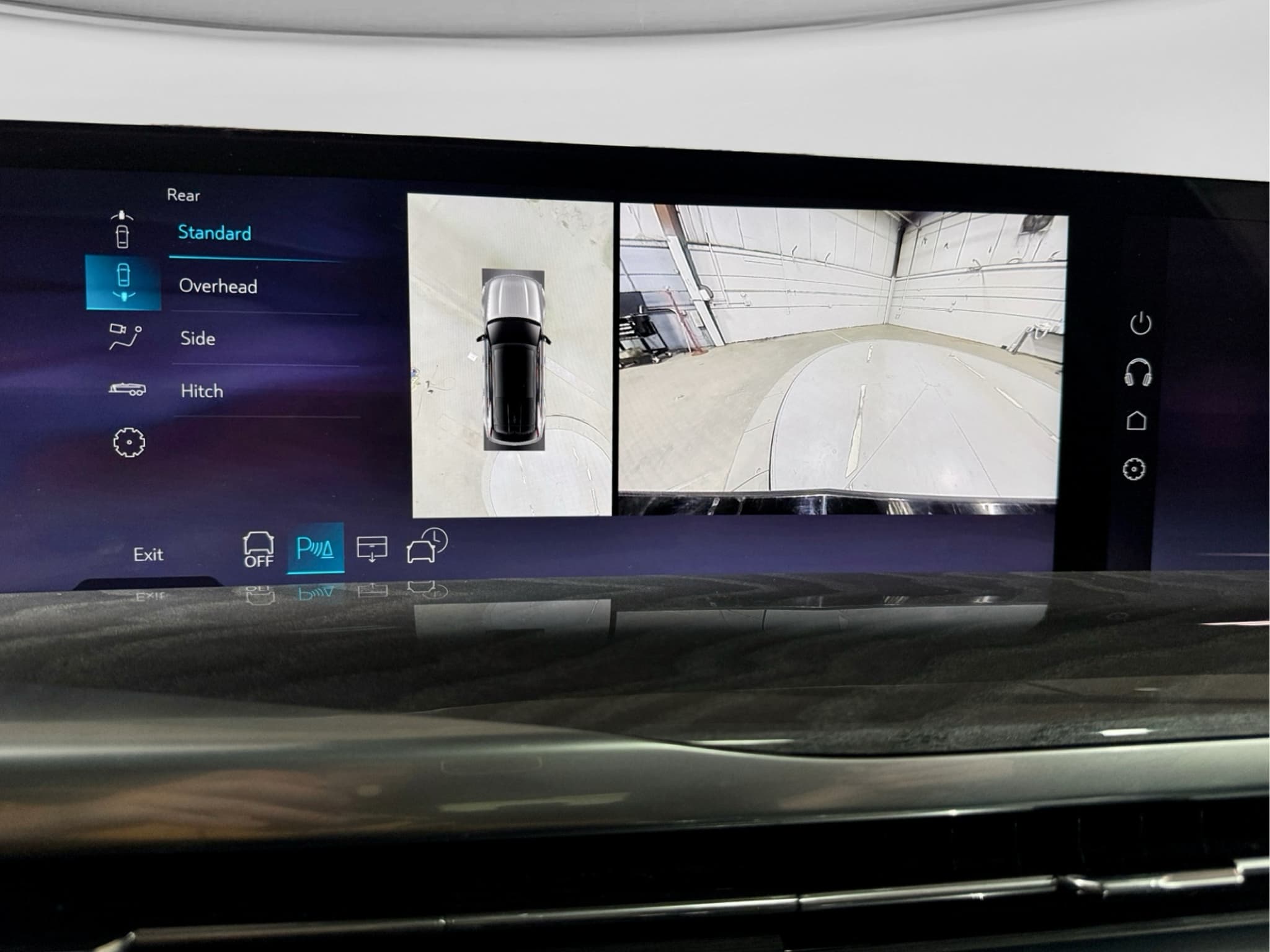 2025 Cadillac Escalade IQ view 18