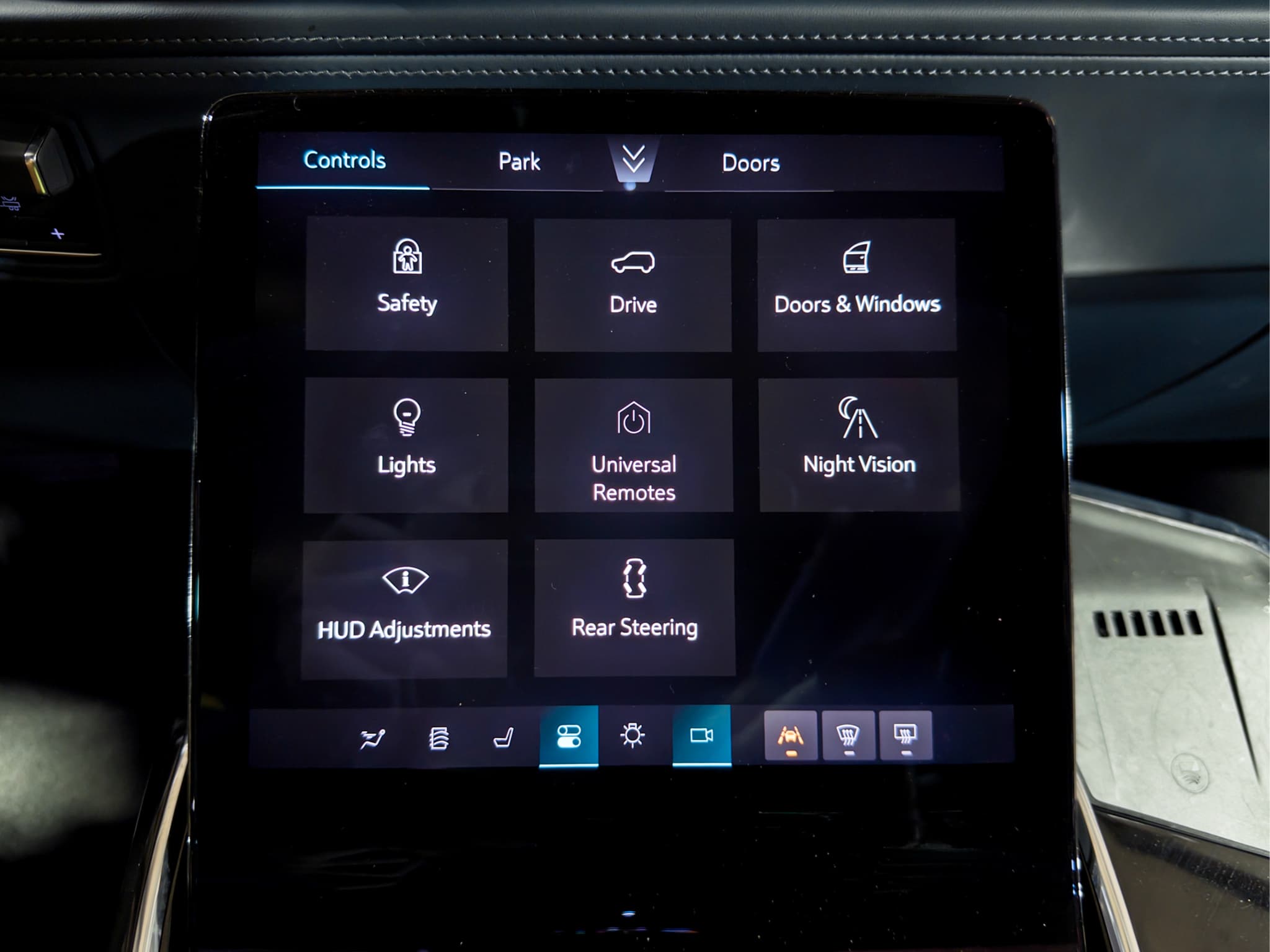2025 Cadillac Escalade IQ view 16