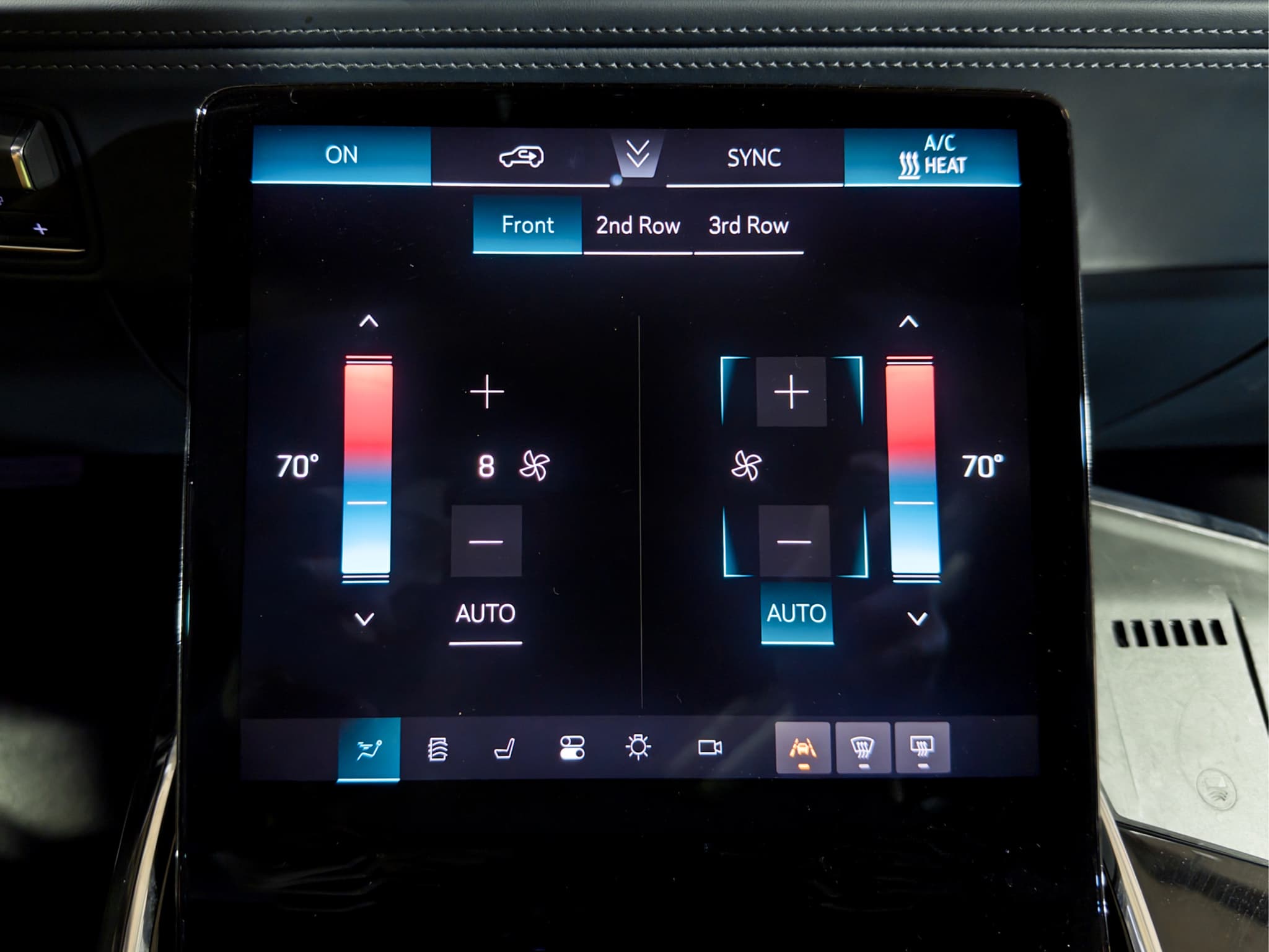 2025 Cadillac Escalade IQ view 15
