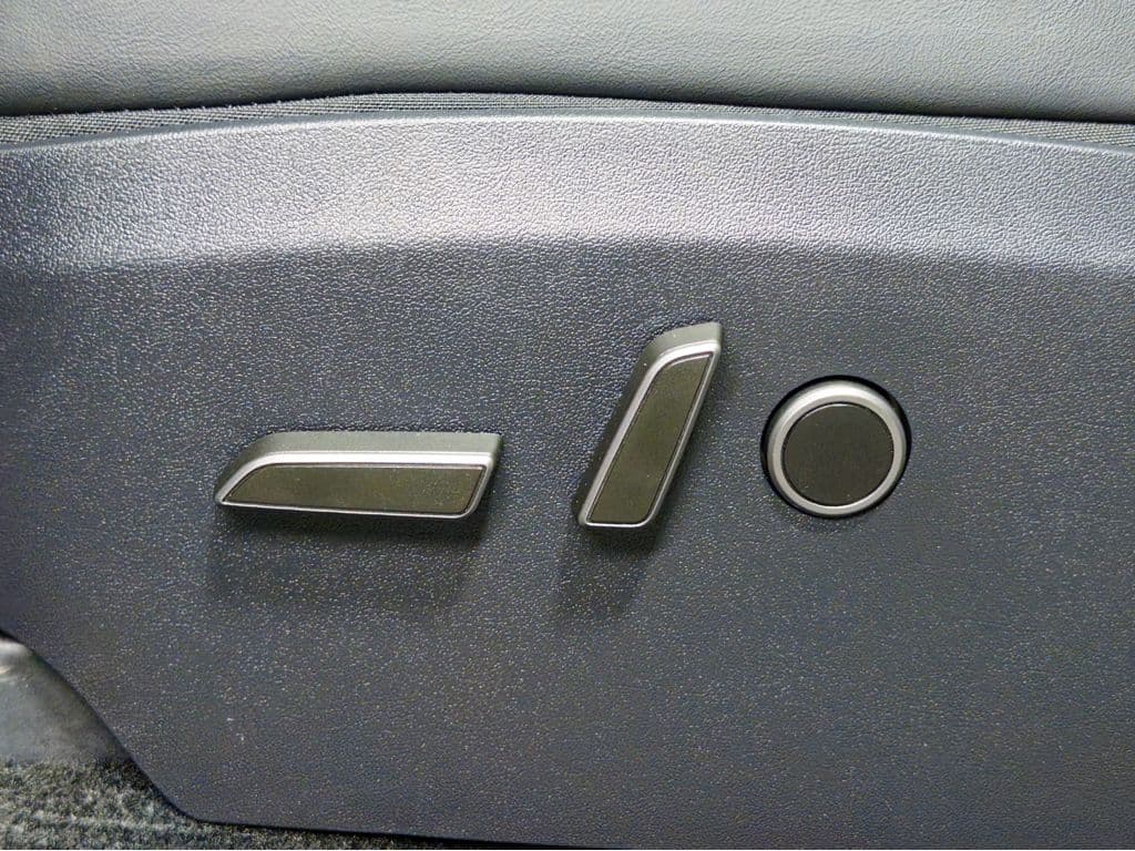 2024 Tesla Model Y view 6