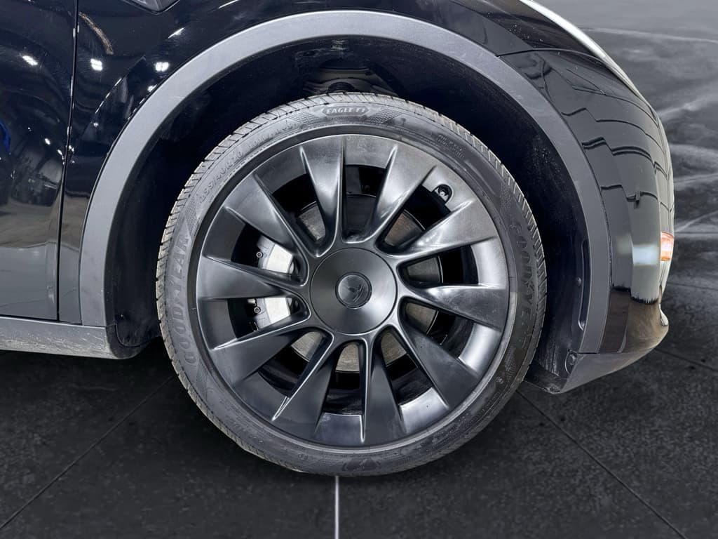 2024 Tesla Model Y view 34
