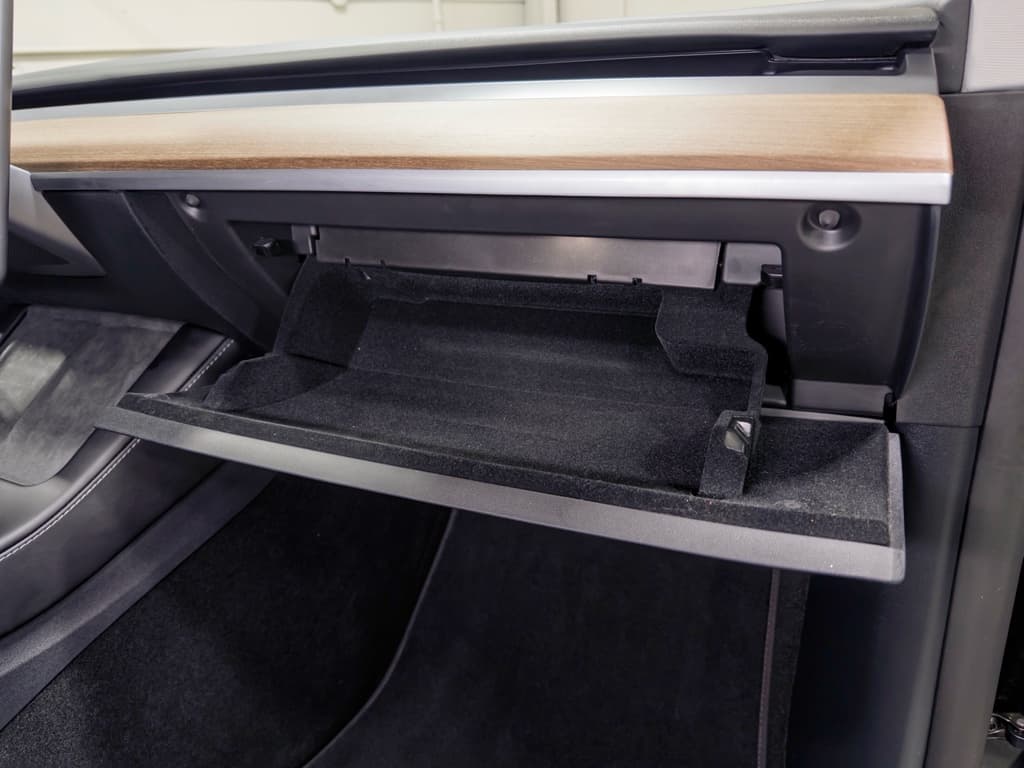 2024 Tesla Model Y view 18