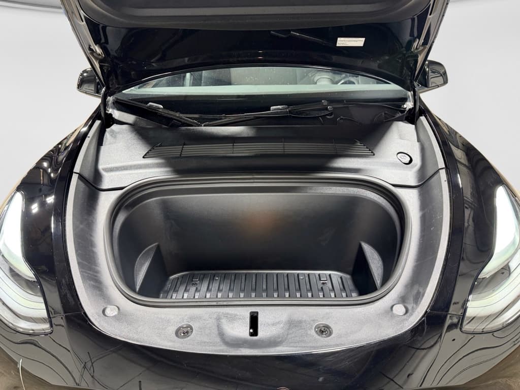 2024 Tesla Model Y view 24