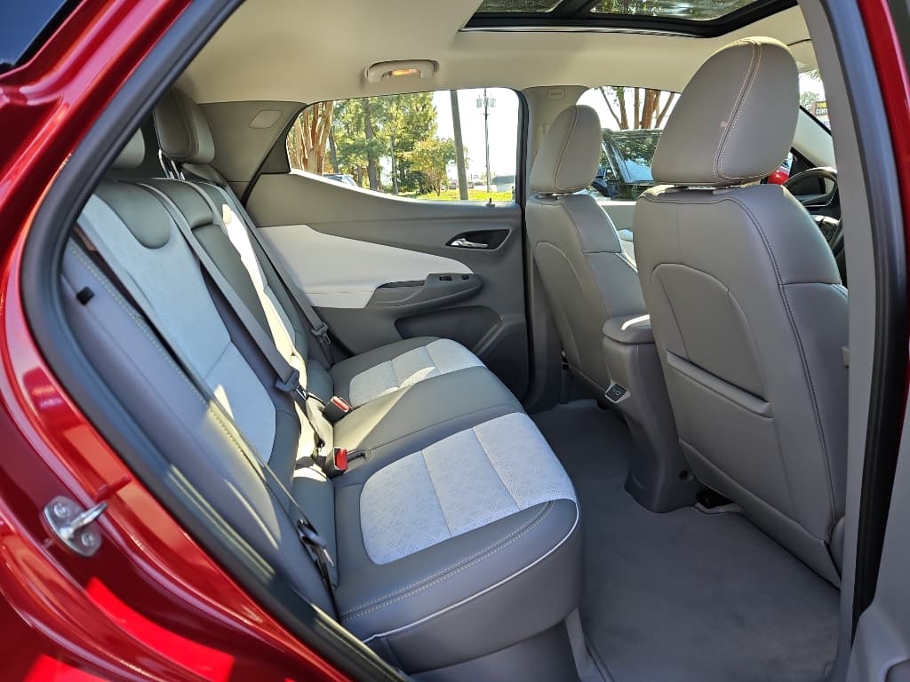 2022 Chevrolet Bolt EUV view 24