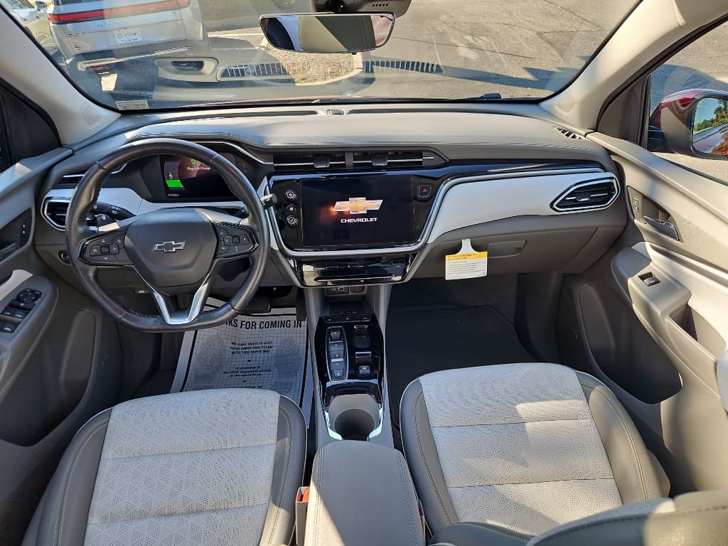 2022 Chevrolet Bolt EUV view 17