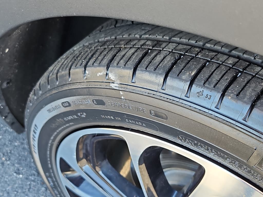 2022 Chevrolet Bolt EUV view 36