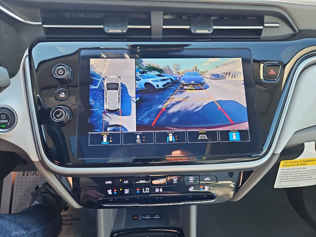 2022 Chevrolet Bolt EUV view 16