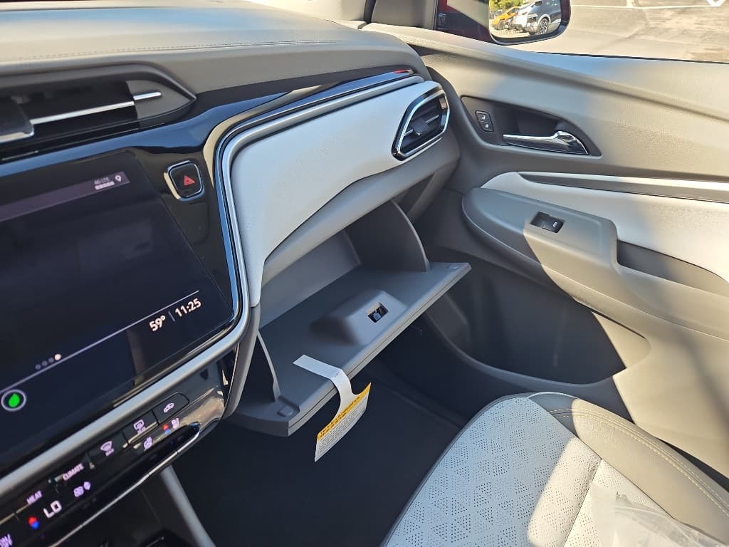 2022 Chevrolet Bolt EUV view 22