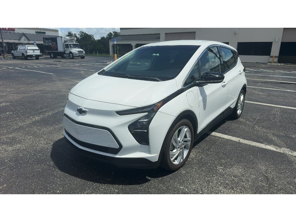 2023 Chevrolet Bolt EV view 3
