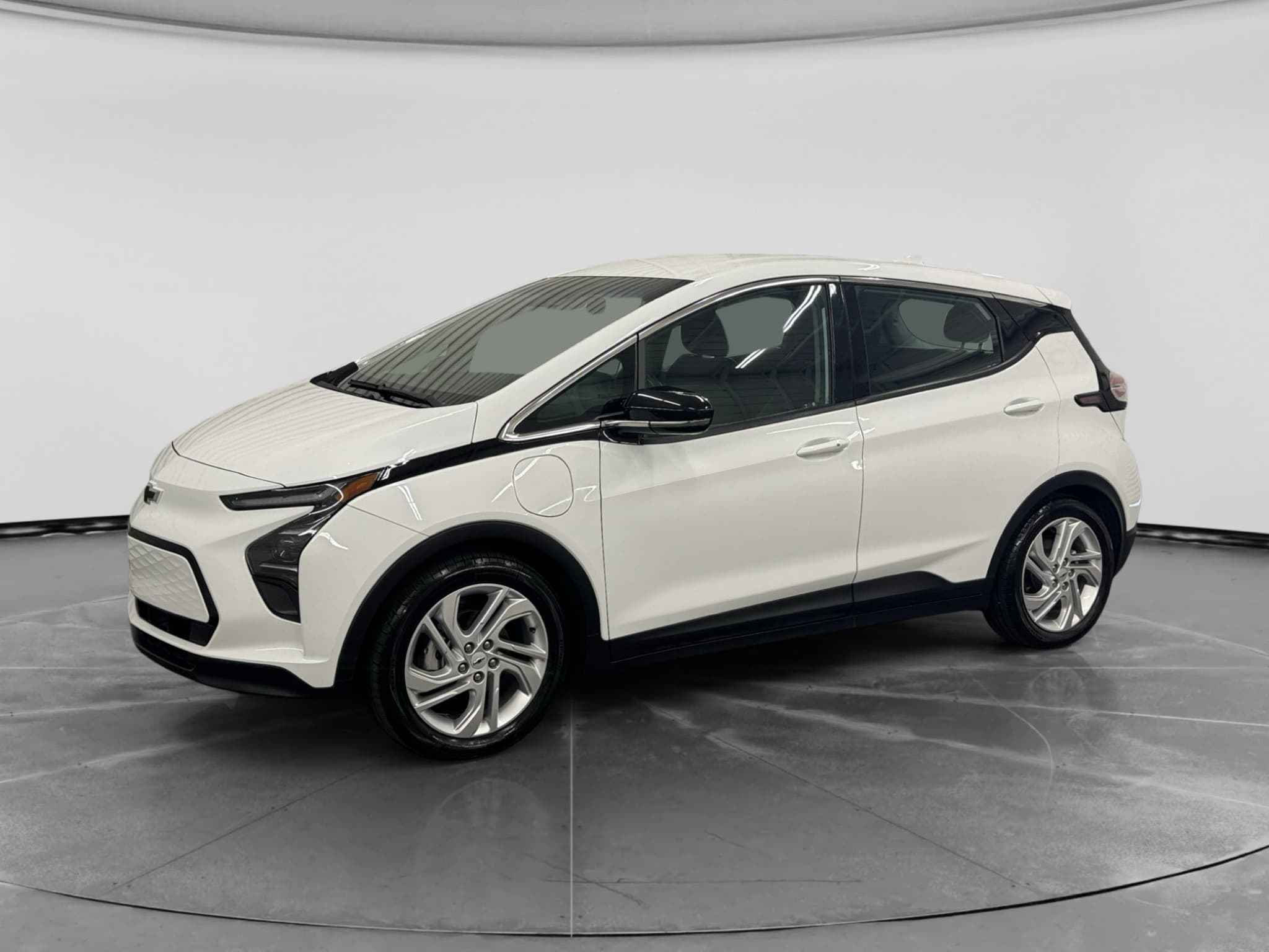 2023 Chevrolet Bolt EV view 1