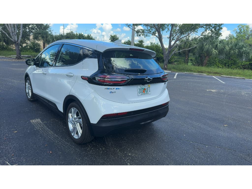 2023 Chevrolet Bolt EV view 7