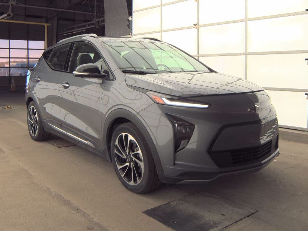 2023 Chevrolet Bolt EUV view 2