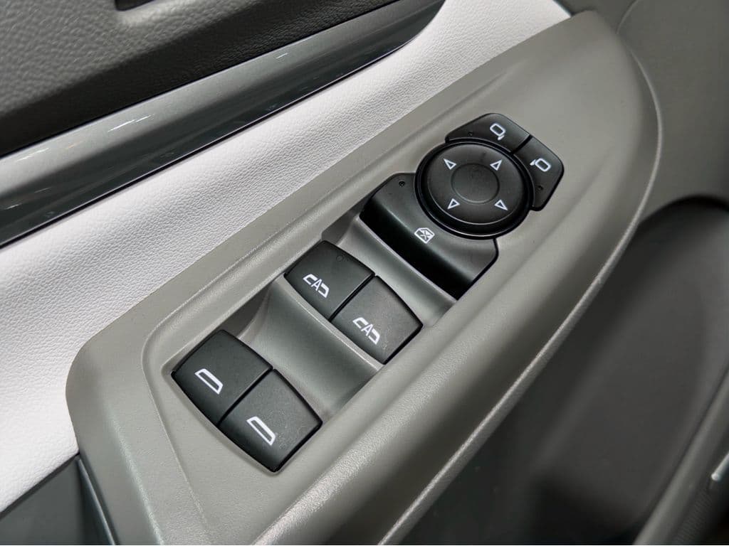 2023 Chevrolet Bolt EUV view 7