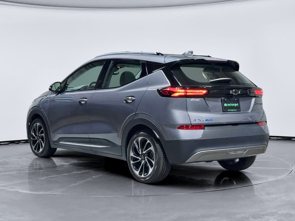 2023 Chevrolet Bolt EUV view 2