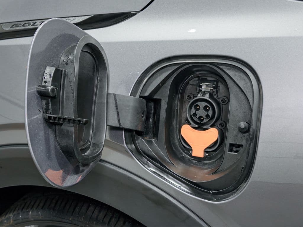 2023 Chevrolet Bolt EUV view 5