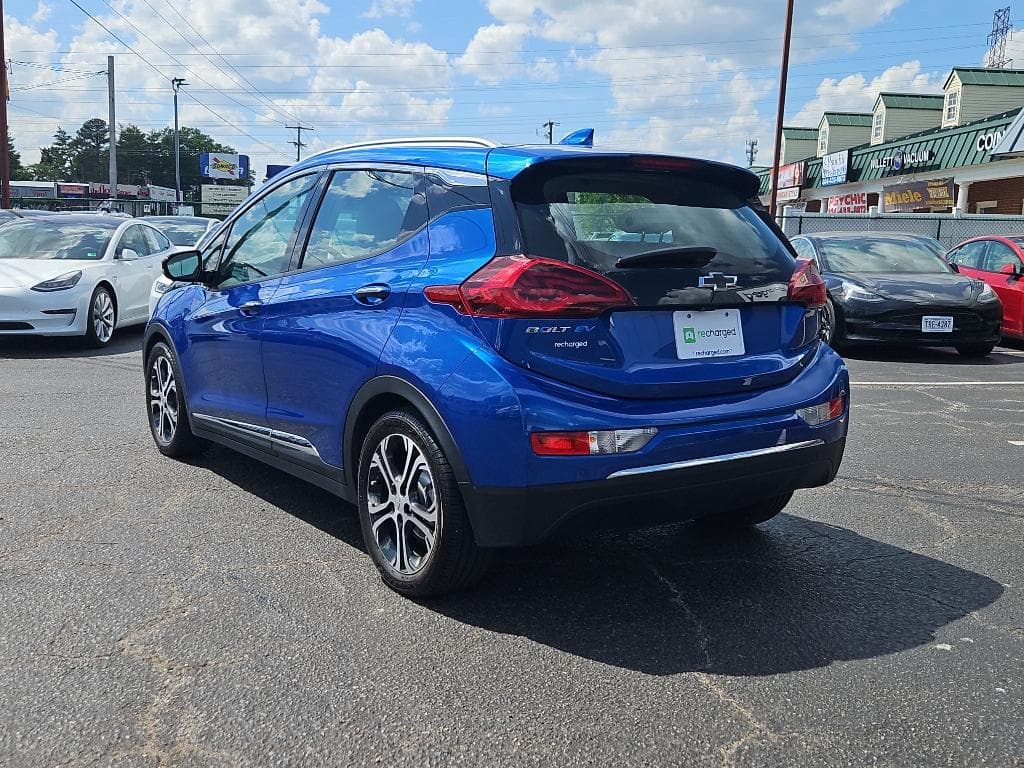2021 Chevrolet Bolt EV view 2