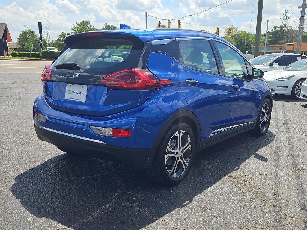 2021 Chevrolet Bolt EV view 3