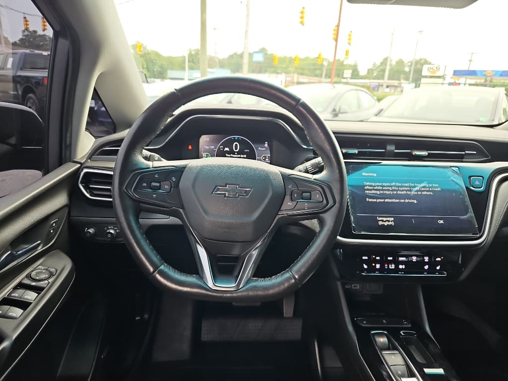 2022 Chevrolet Bolt EV view 8