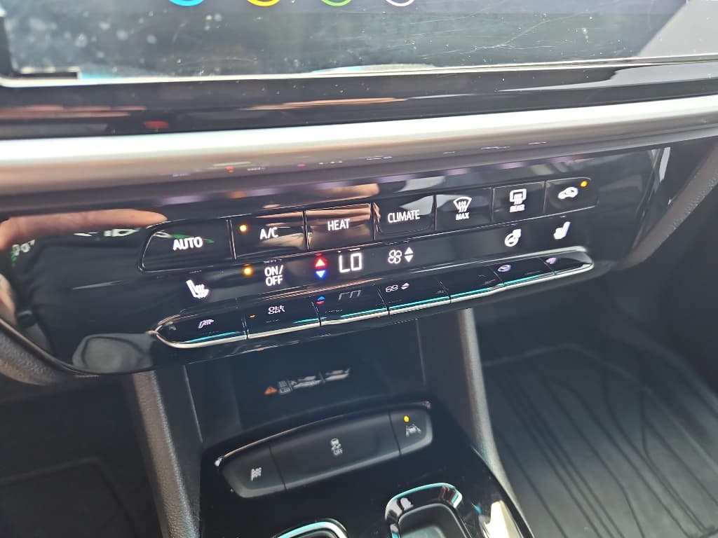 2022 Chevrolet Bolt EV view 14