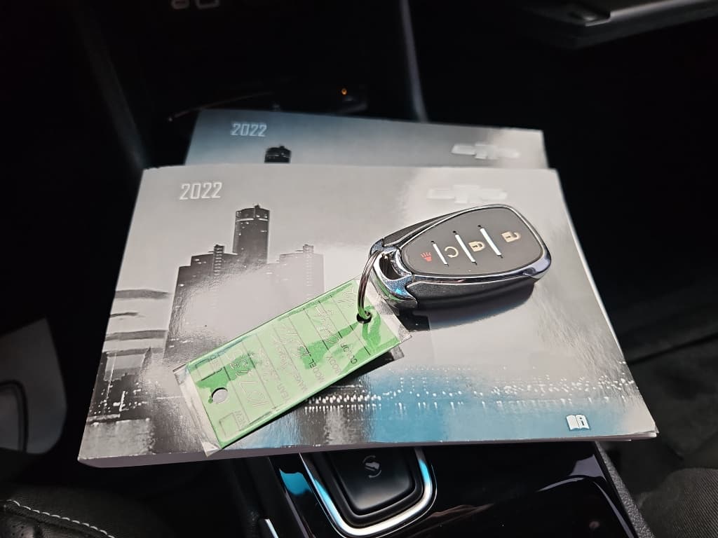 2022 Chevrolet Bolt EV view 18