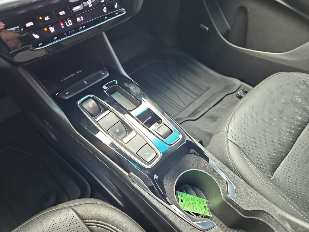 2022 Chevrolet Bolt EV view 16
