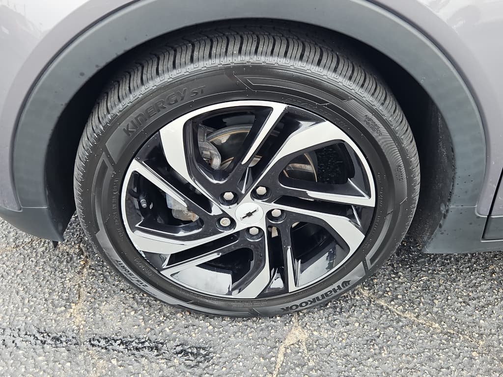 2022 Chevrolet Bolt EV view 23