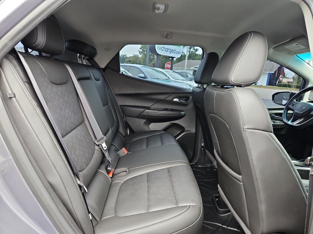 2022 Chevrolet Bolt EV view 19