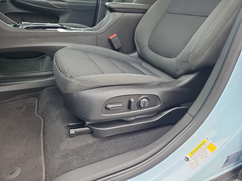 2022 Chevrolet Bolt EUV view 7