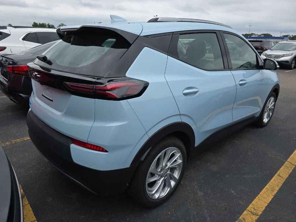 2022 Chevrolet Bolt EUV view 4