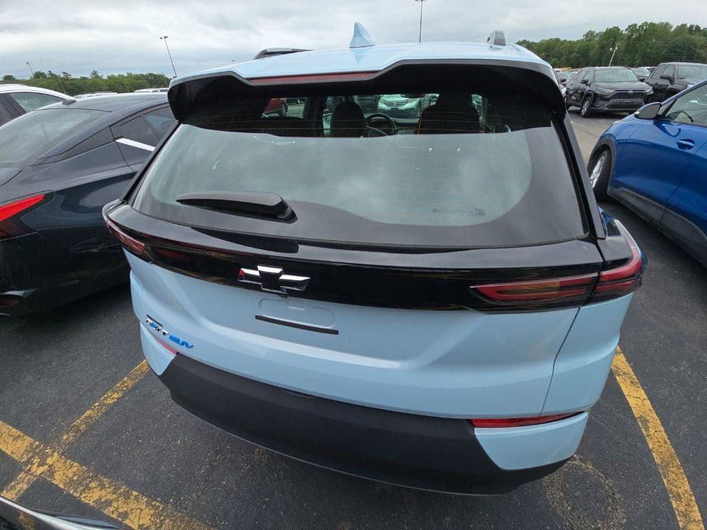 2022 Chevrolet Bolt EUV view 5