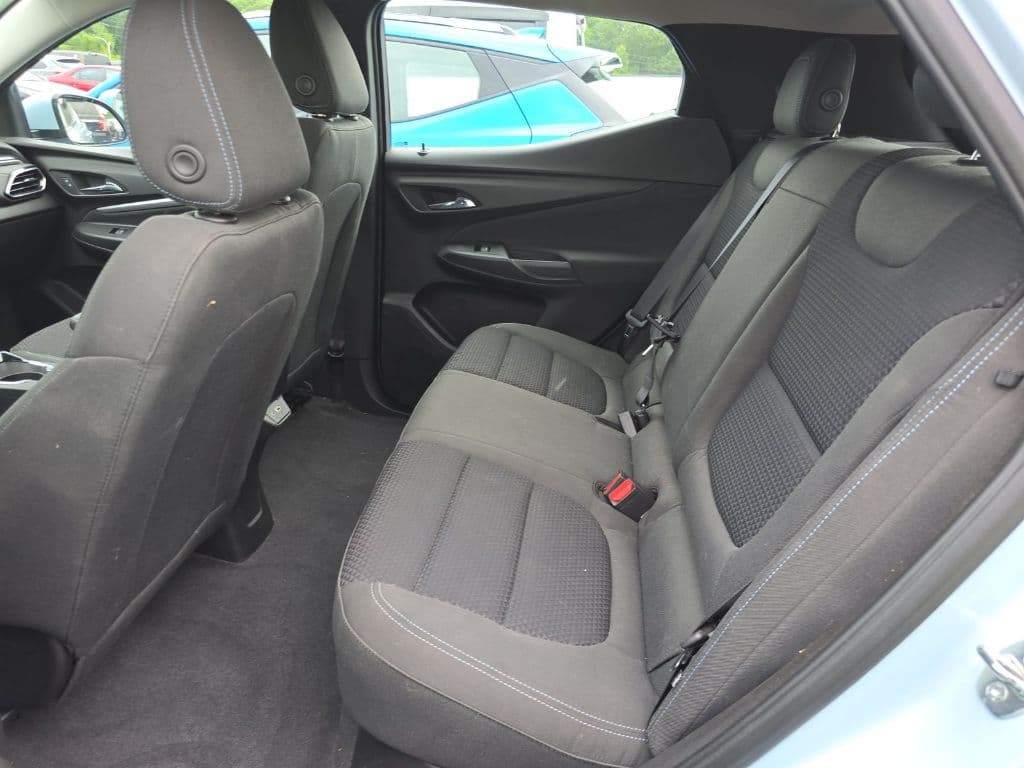 2022 Chevrolet Bolt EUV view 8