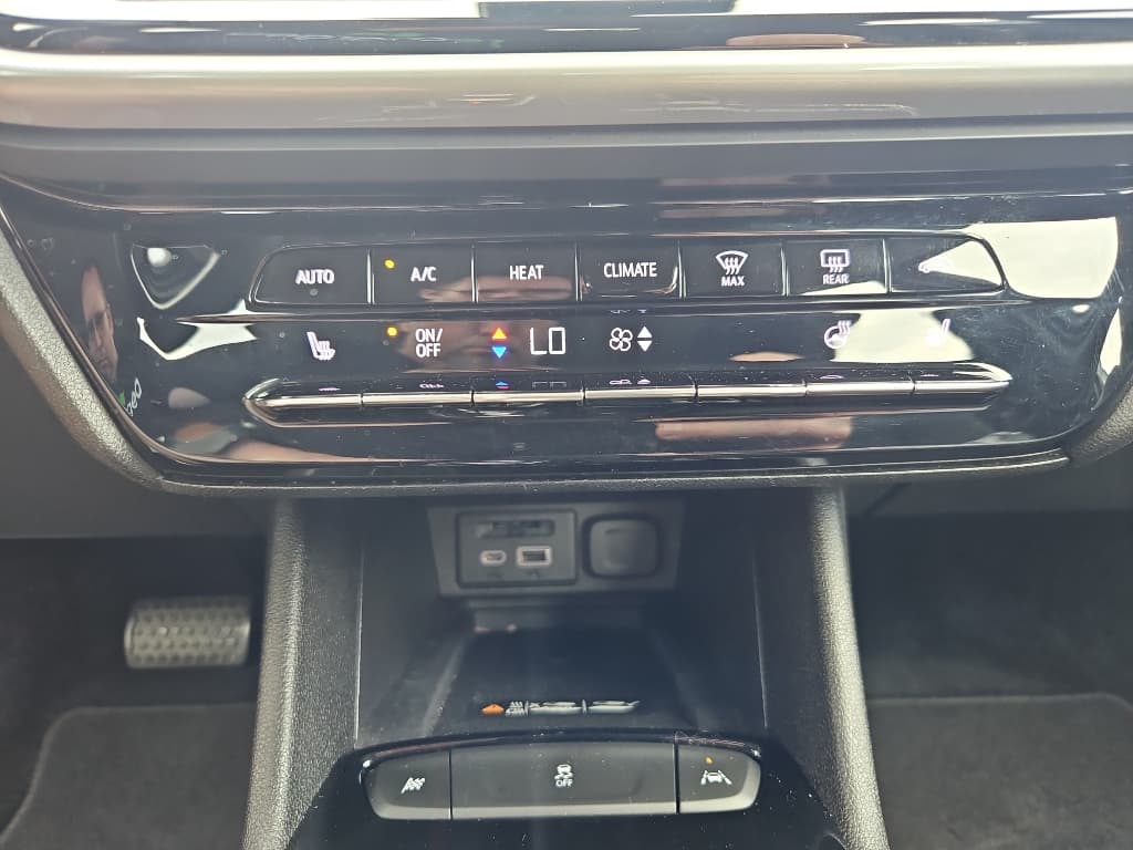 2022 Chevrolet Bolt EUV view 15