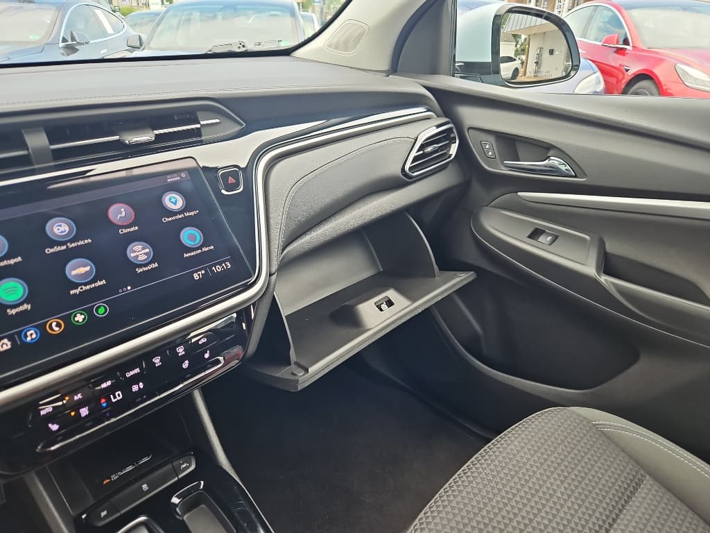 2022 Chevrolet Bolt EUV view 20