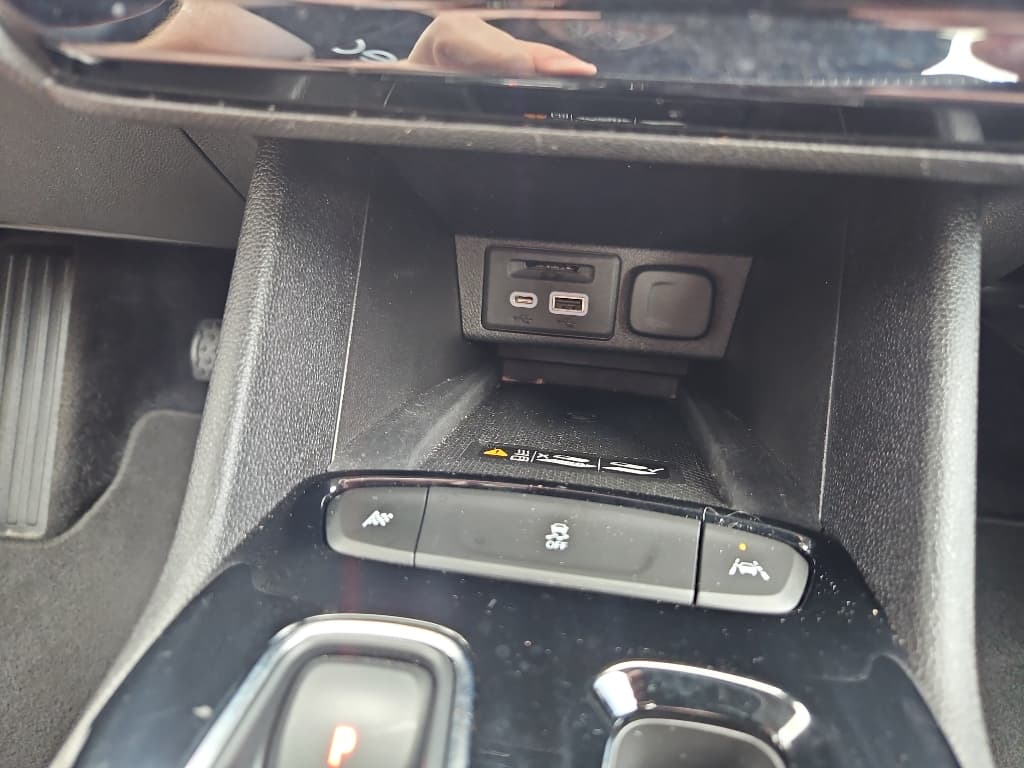 2022 Chevrolet Bolt EUV view 19