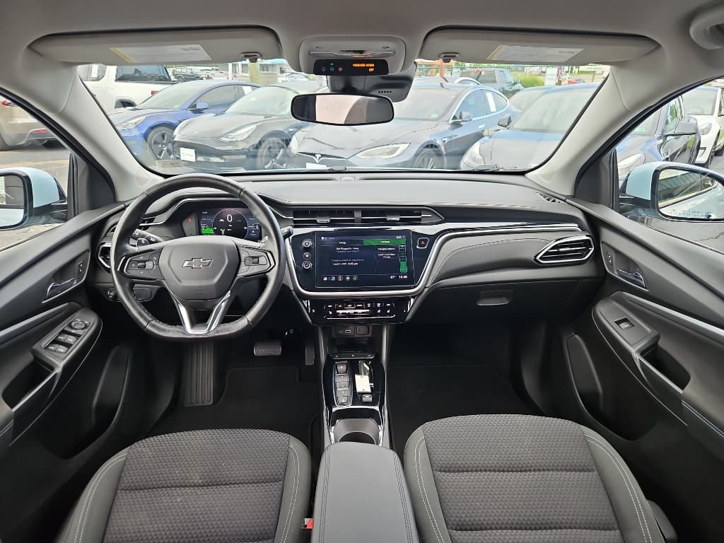 2022 Chevrolet Bolt EUV view 16