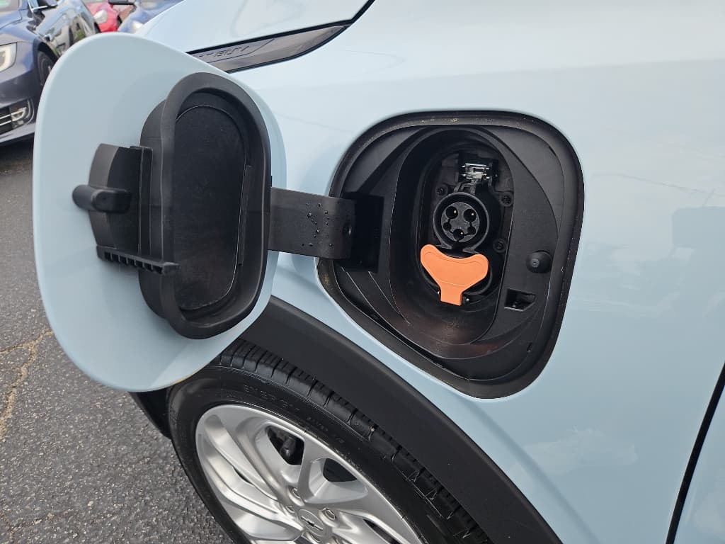 2022 Chevrolet Bolt EUV view 5