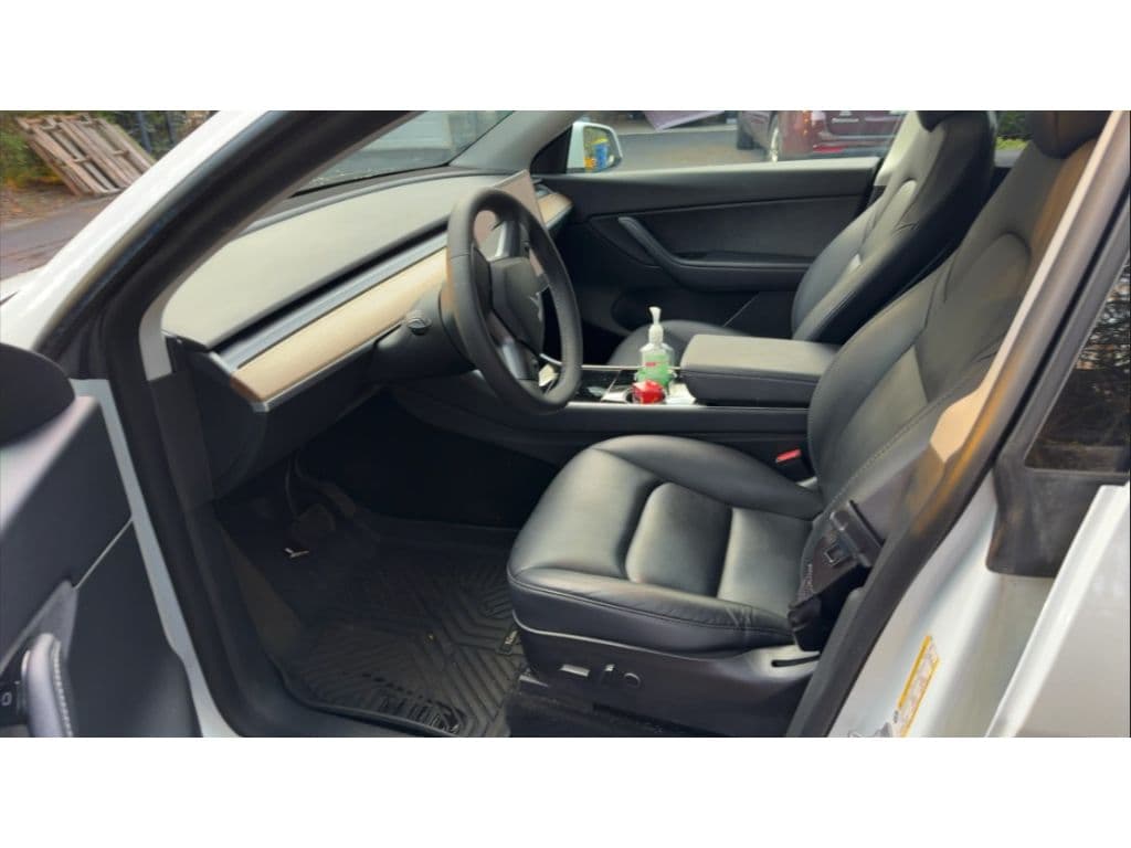 2021 Tesla Model Y view 5