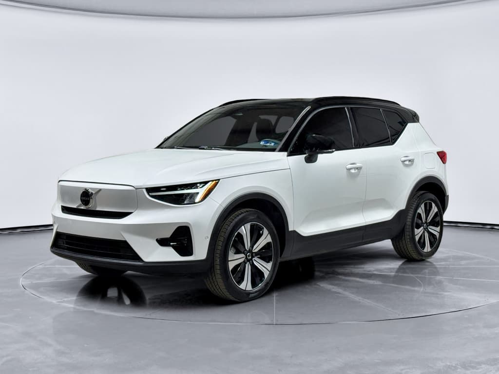 2023 Volvo XC40