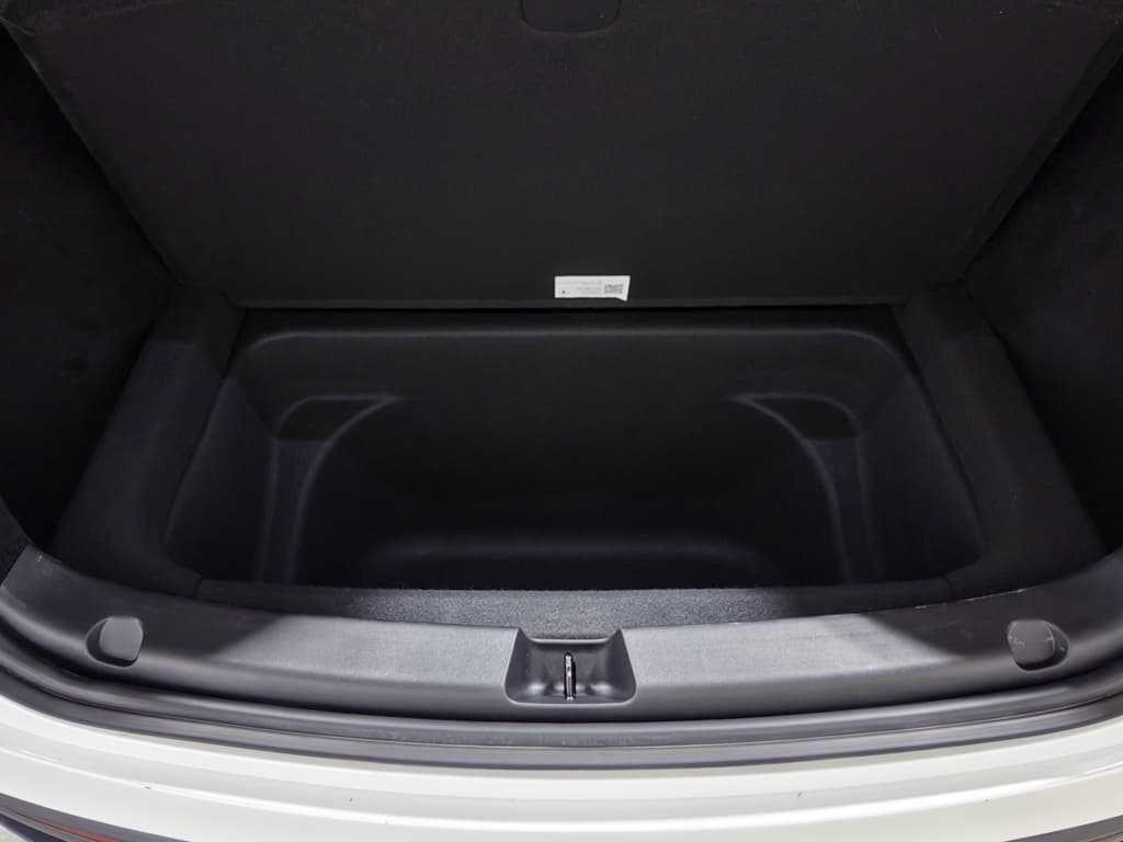 2023 Tesla Model Y view 26