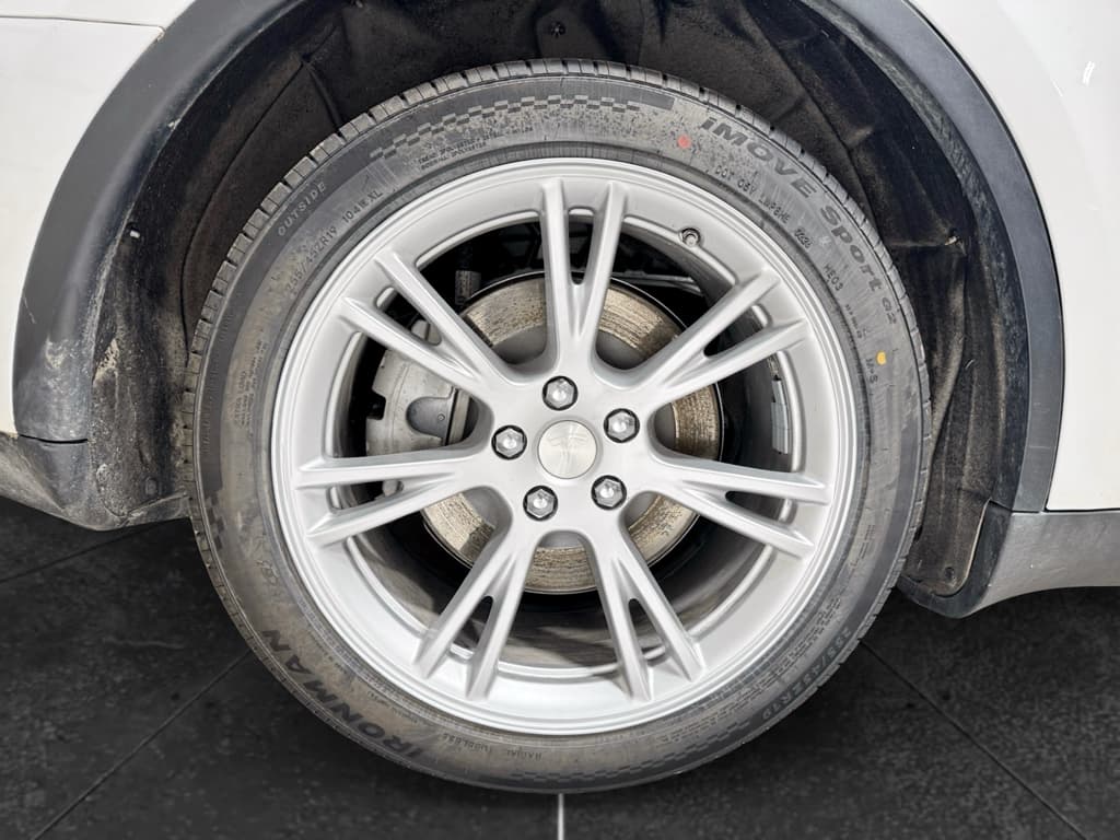 2023 Tesla Model Y view 33